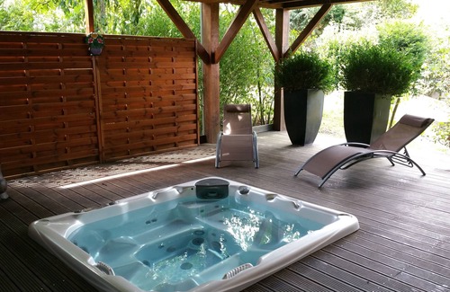 Amboise Cabin | Charming cabin in brilliant Amboise with AC