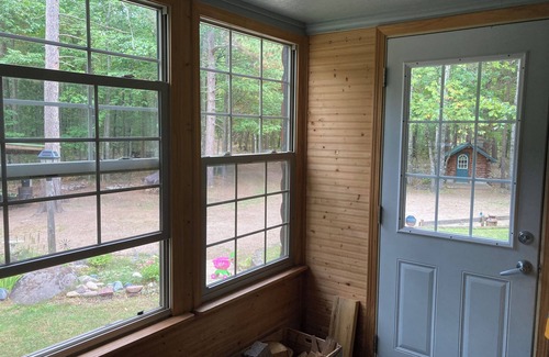 Powell Cabin | Charming Cabin in Heart of Recreation & Fall Colors + Sauna, Fire Pit, TreeHouse