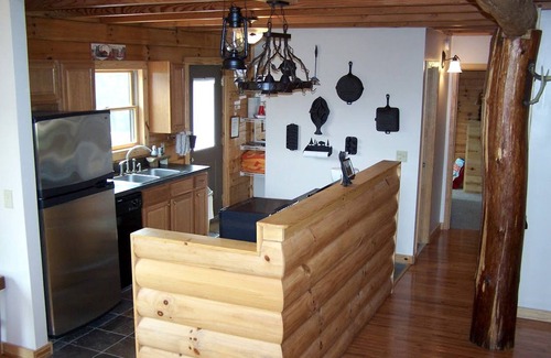 Clyde House | Charming Cabin Rental with a Hot Tub and Fireplace in the Smoky Mountains