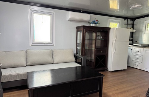 Valinda Cabin | Charming cabin with AC in La Puente