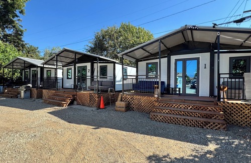 Valinda Cabin | Charming cabin with AC in La Puente