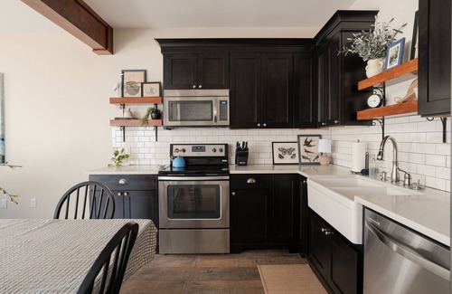 Eufaula House | Charming Carlton Landing Single Story Home Steps Away from TownCenter - The Nest