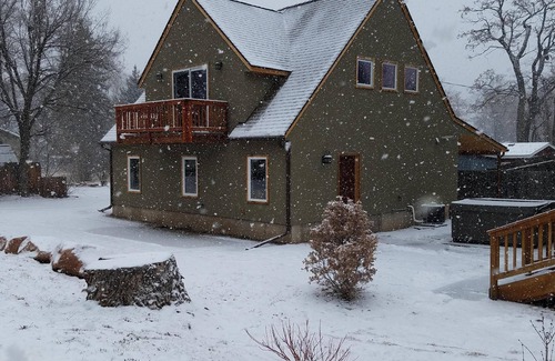 Lyons Apartment | Charming Carriage House in the heart of Lyons, Colorado