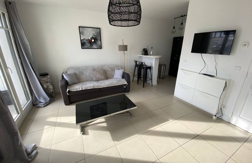Arcachon Apartment | Charming Central Arcachon Apartment for 4 with Modern Amenities