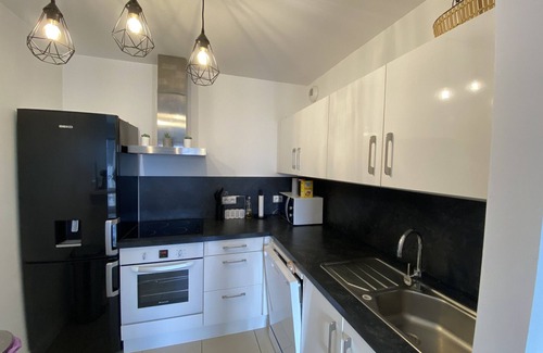 Arcachon Apartment | Charming Central Arcachon Apartment for 4 with Modern Amenities