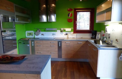 Louchy-Montfand Cottage | Charming chalet in vineyard, terrace and garden