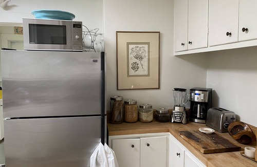 San Anselmo House | Charming Classic Cottage Steps to Downtown!