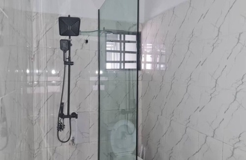 Somolu Apartment | Charming Coastal Chic 1-bedroom apartment with WiFi, AC in Lagos