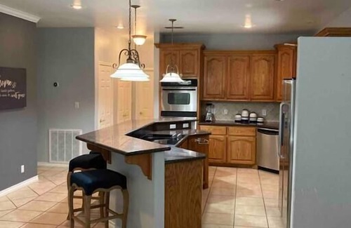 Dinero House | Charming Coastal Lakehouse *ALL INCLUSIVE*