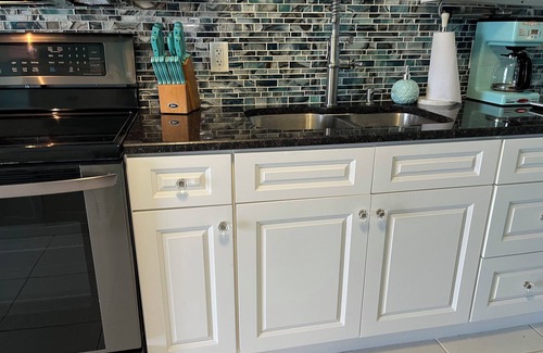 Saint James City Condo | Charming condo in Saint James City. Stay a month or more and enjoy island life!