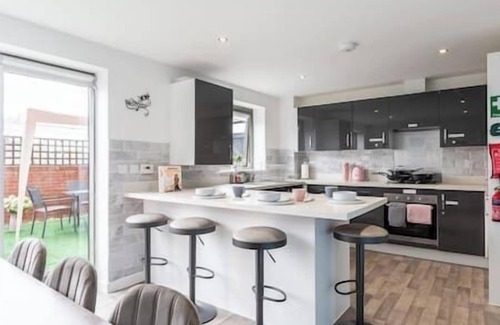 Northampton Apartment | Charming Corner at The Voyager
