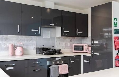 Northampton Apartment | Charming Corner at The Voyager