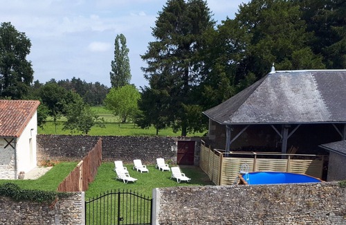 Pleuville House | Charming Cottage for 10 people, private pool, enclosed garden
