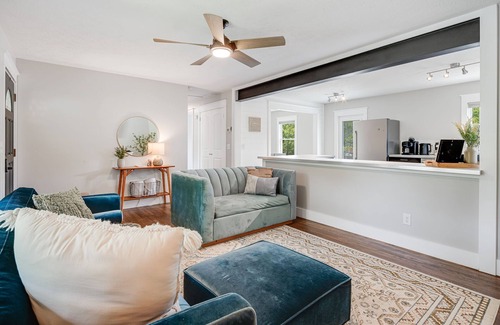 Weaverville House | Charming Cottage in the Heart of Weaverville – Walk to Downtown!