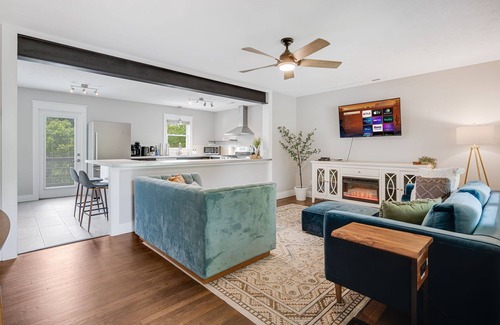 Weaverville House | Charming Cottage in the Heart of Weaverville – Walk to Downtown!