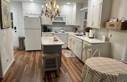 Cookeville House | Charming cottage, minutes from Cummins Falls and downtown Cookeville, TN.