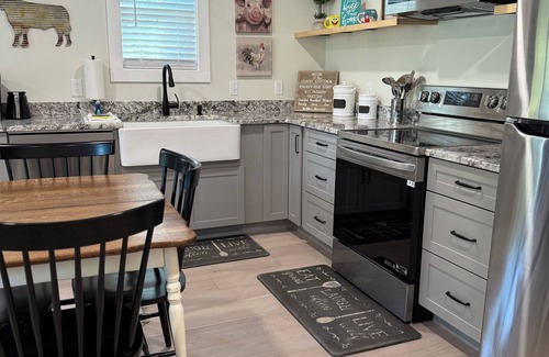 Dothan Cottage | Charming cottage with a peaceful setting in lovely Dothan
