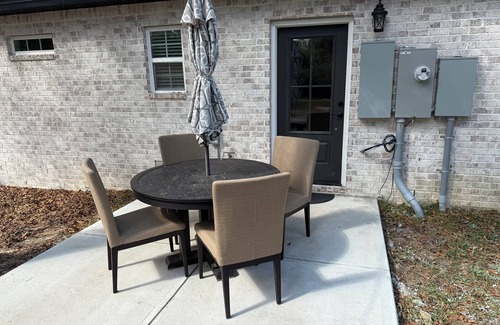Dothan Cottage | Charming cottage with a peaceful setting in lovely Dothan