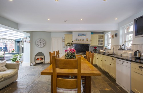 Wimborne Saint Giles House | Charming country cottage in a very quiet village in Dorset. 5 double bedrooms.