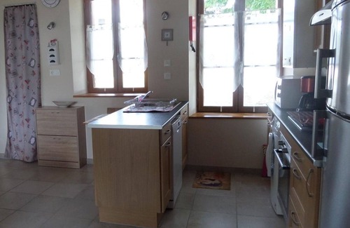 Sambin Cottage | Charming Countryside Home Near Châteaux with Garden, AC, and Modern Amenities