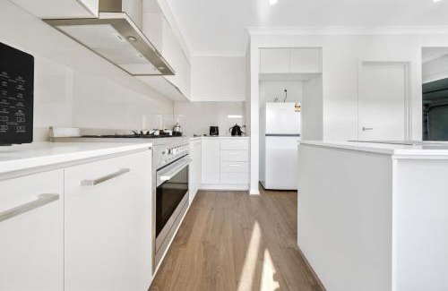Berwick House | Charming Cozy Stylish Unique Retreat, Steps from Alira Village Mall, Park