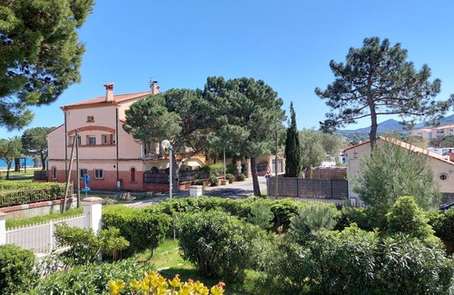 Plage d'Argeles Villa | Charming detached villa 20m from the beach with large terrace and sea view