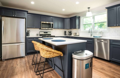 Lake Geneva House | Charming Downtown Lake Geneva Getaway!