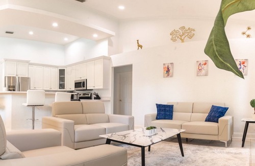 Wellington House | Charming Equestrian & Vacation Paradise Pool Home