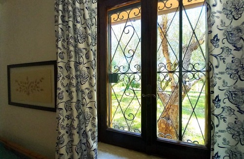 Lake Bracciano Apartment | Charming escape in the green, a short walk from the lake – pets welcome