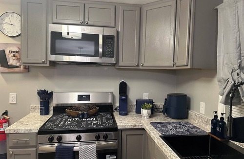 Painter House | Charming family friendly 3-bedroom house in Painter with AC and outdoor patio