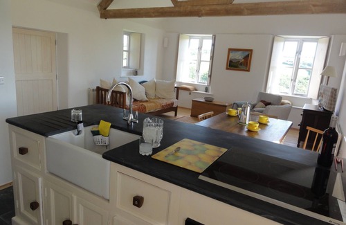 Torrington Cottage | Charming Farm Cottage, Far Reaching Views Of Devon , a rural escape!