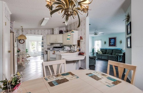 Citra Other | Charming farm with 2 homes, horse stables and heated pool ~ 5+ bedrooms near WEC