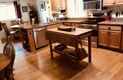 Yamhill Other | Charming Farmhouse in Yamhill’s Wine Country.