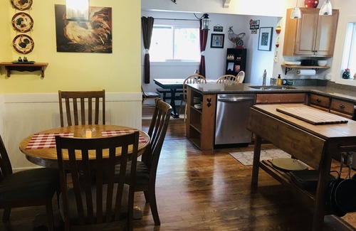 Yamhill Other | Charming Farmhouse in Yamhill’s Wine Country.