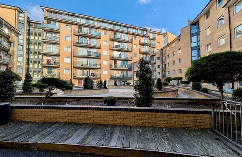 Feltham West Apartment | Charming Flat in Feltham, London