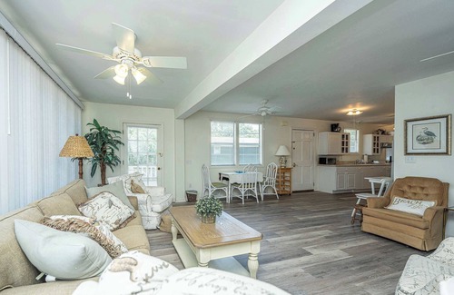 Folly Beach House | Charming Folly Beach Cottage with Dockside Views 🌅