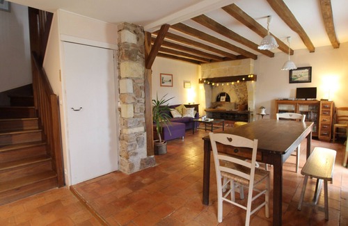 Blaison-Saint-Sulpice Cottage | Charming Cottage in Wine Hamlet: Sleeps 5, Cozy Garden, Near Loire Castles