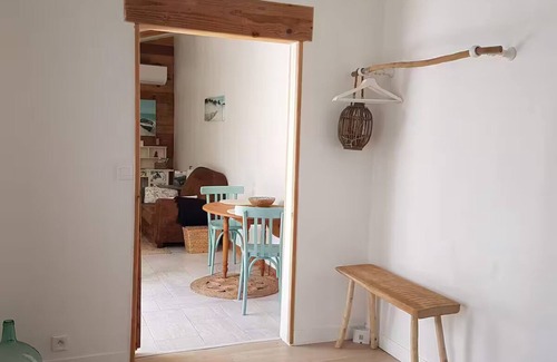 Bourcefranc-le-Chapus Apartment | Charming self-catering cottage, terrace, close to beaches and Ile d'Oléron