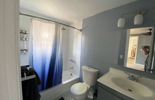 Liberty City House | Charming fully renovated 3 Bedroom