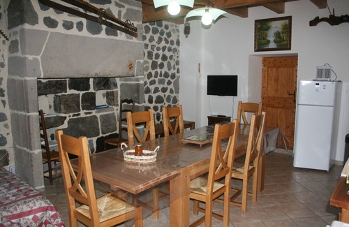 Murat House | Charming furnished holiday home in the heart of the medieval quarter.