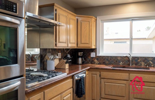 Northeast Heights House | Charming Grande Oasis Heated Pool- An Irvie Home