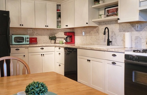 Gretna House | Charming Gretna Bungalow Between Omaha and Lincoln