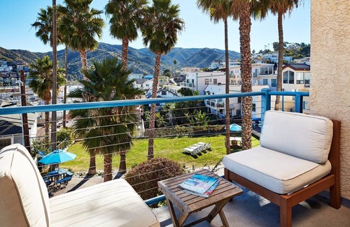 Avalon Hotel | Charming Hideaway: 3 Family-Friendly Rooms, Near Catalina Island Museum