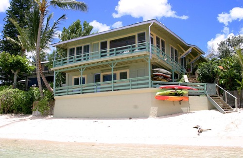 Kawela Bay House | Charming Historic 1910 Kawela Bay Beachfront Property! n2 Homes, Sleeps 17