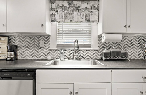 Brookview House | Charming, Historic Home Minutes from Magnolia