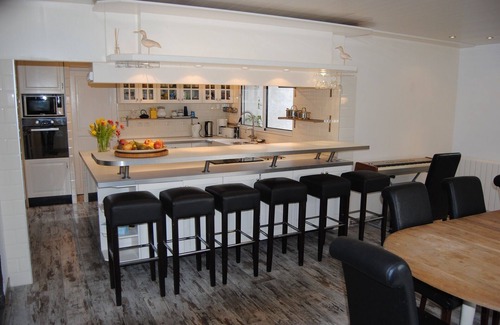 Le Chateau-d'Oleron House | Charming house on park 4300m and heated indoor pool, 14/16P