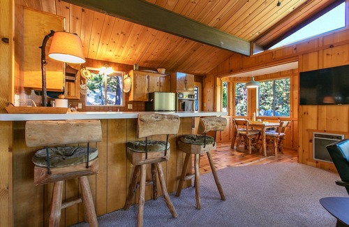 Pine Cove Cabin | Charming Hot Tub Cabin