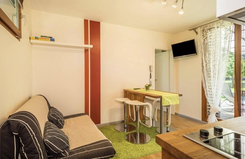 Deggenhausertal House | Charming Holiday Home “Falkenhalde” with Wi-Fi, Terrace & Garden; Parking Available