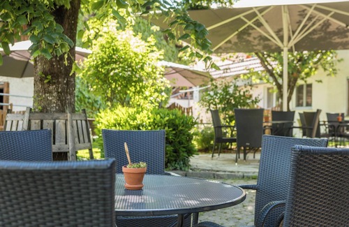 Deggenhausertal House | Charming Holiday Home “Ferienhaus am Sedelbach” with Terrace & Garden