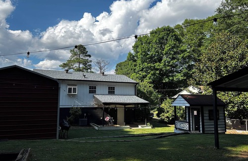 Forest Park House | Charming Home Away From Home/Near the Atlanta Airport.